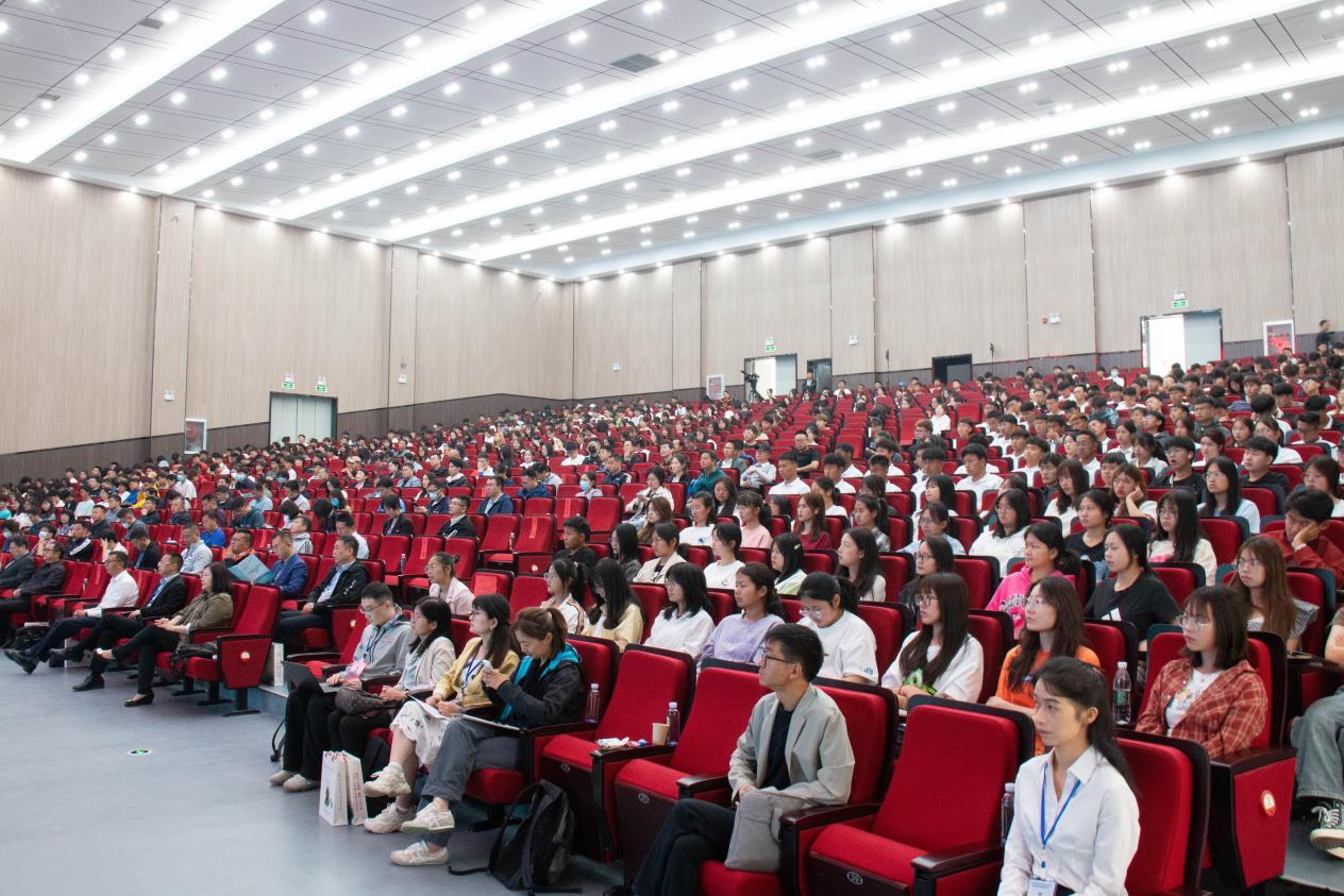 体育旅游高峰论坛暨全国体育旅游管理学科建设研讨会成功召开